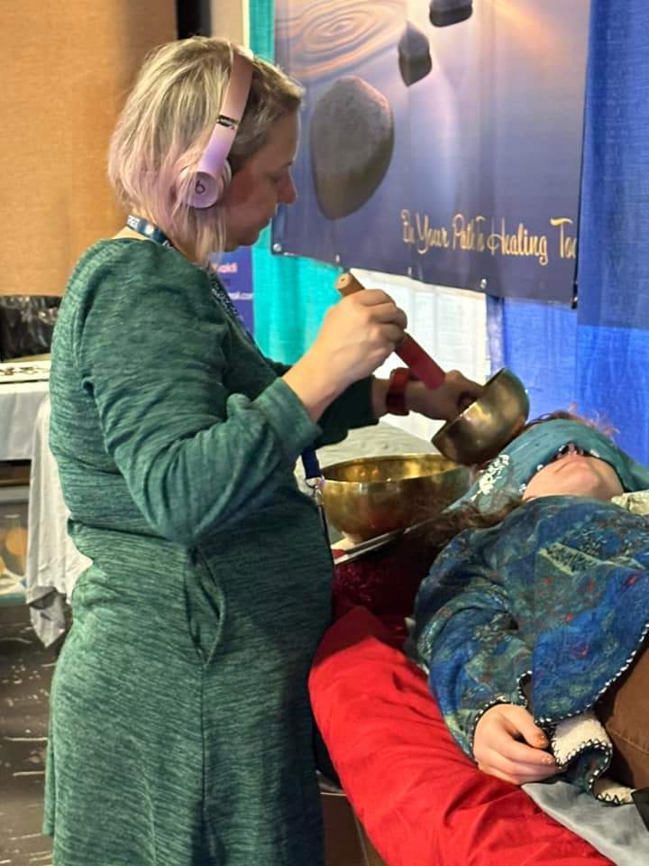 Harmonic sound healing room